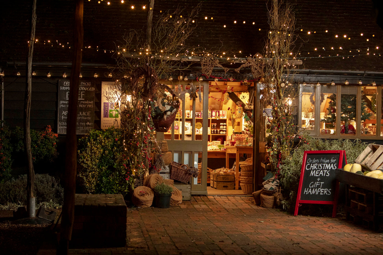 Late-Night Christmas Shopping Evening 2025