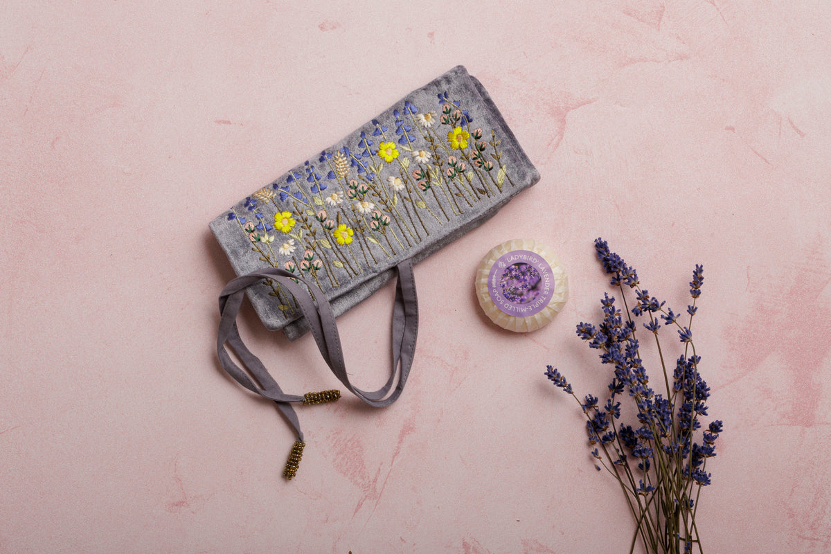 VELVET JEWELLERY ROLL GIFT SET